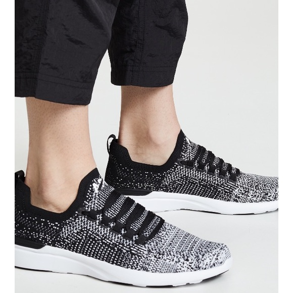 APL TechLoom Breeze Sneaker Black/White/Ombré NIB - Picture 2 of 6